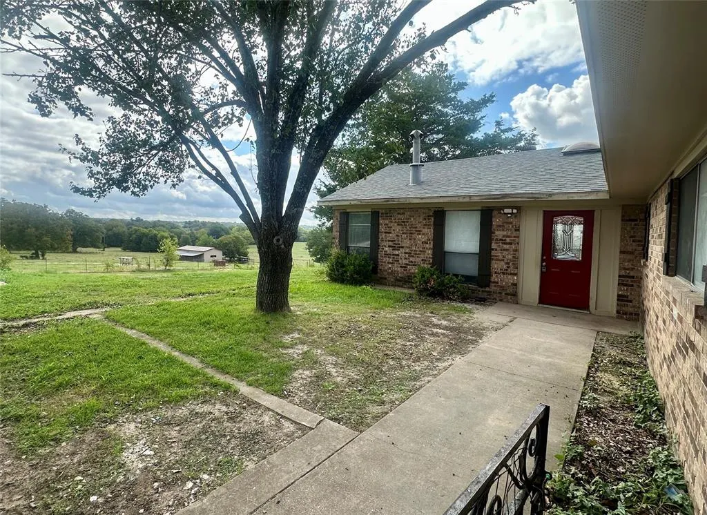 898 Ridgeview Road