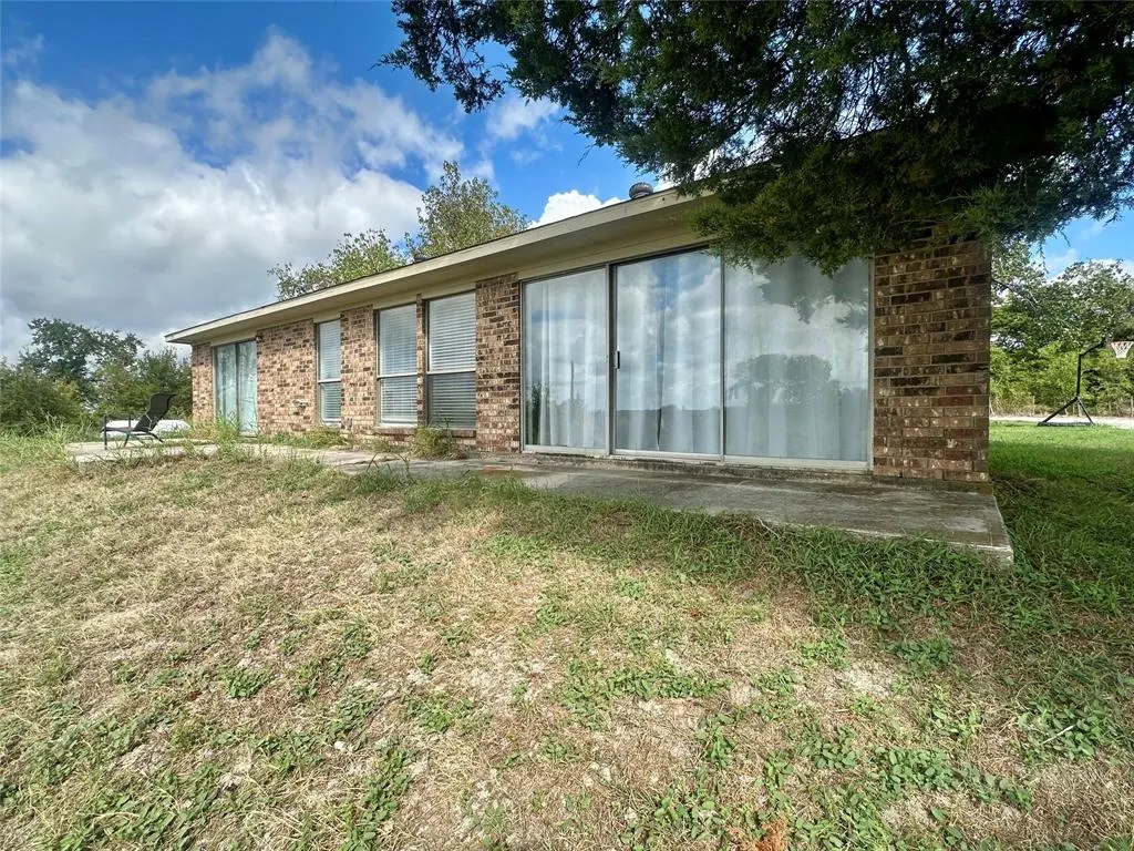 898 Ridgeview Road