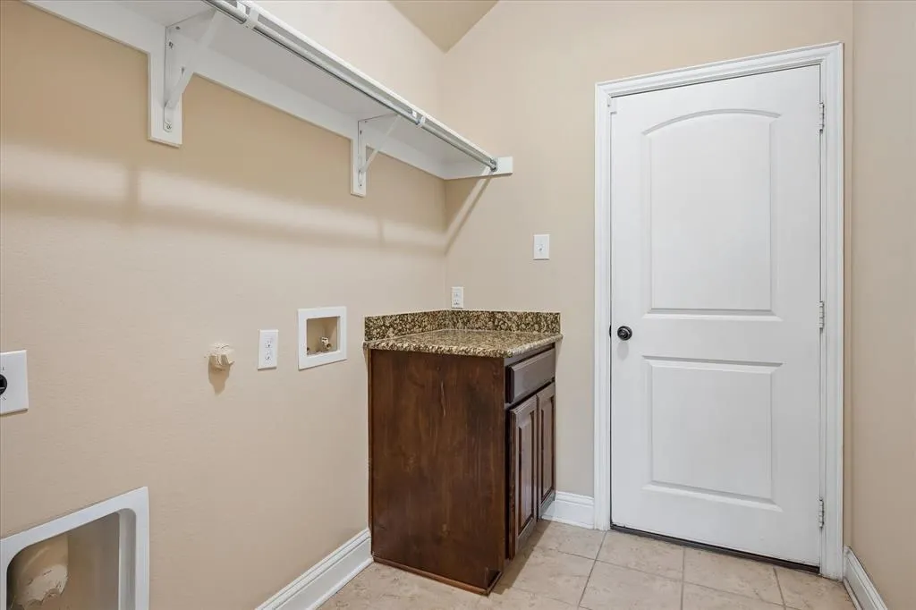 3413 Cedar Lane