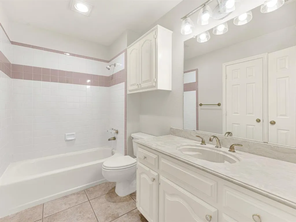 2706 Foxboro Drive