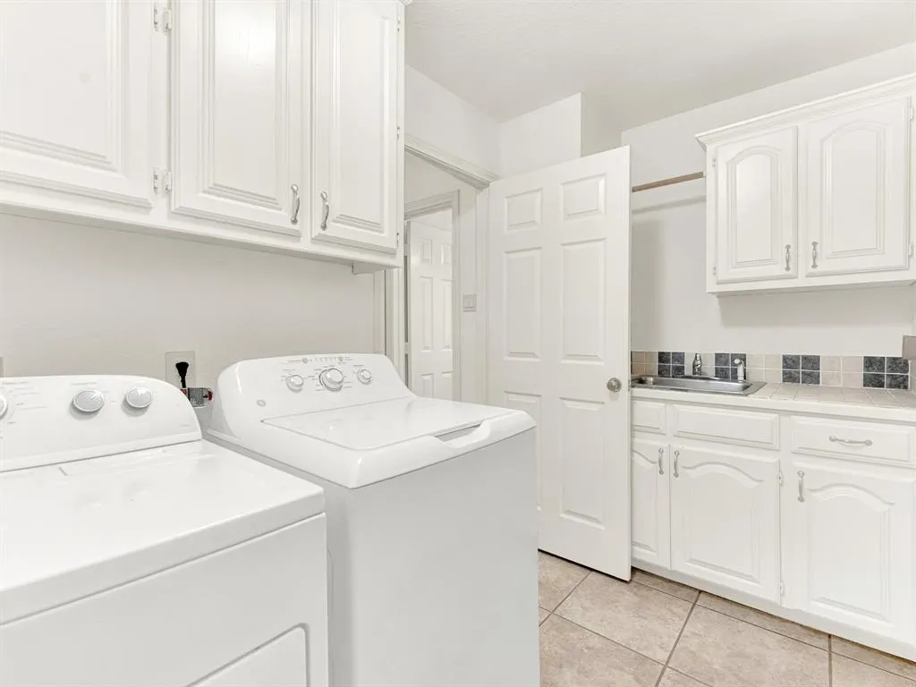 2706 Foxboro Drive