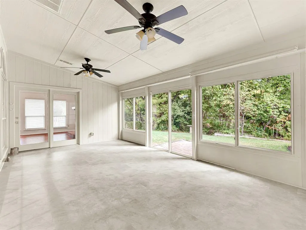 2706 Foxboro Drive