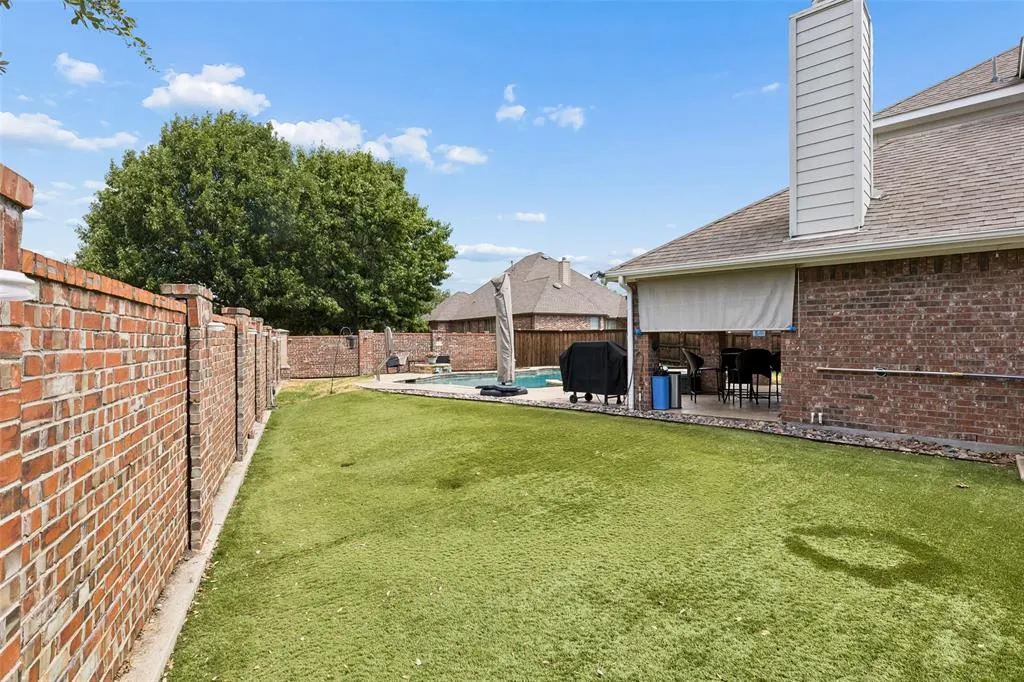 2801 Madison Drive