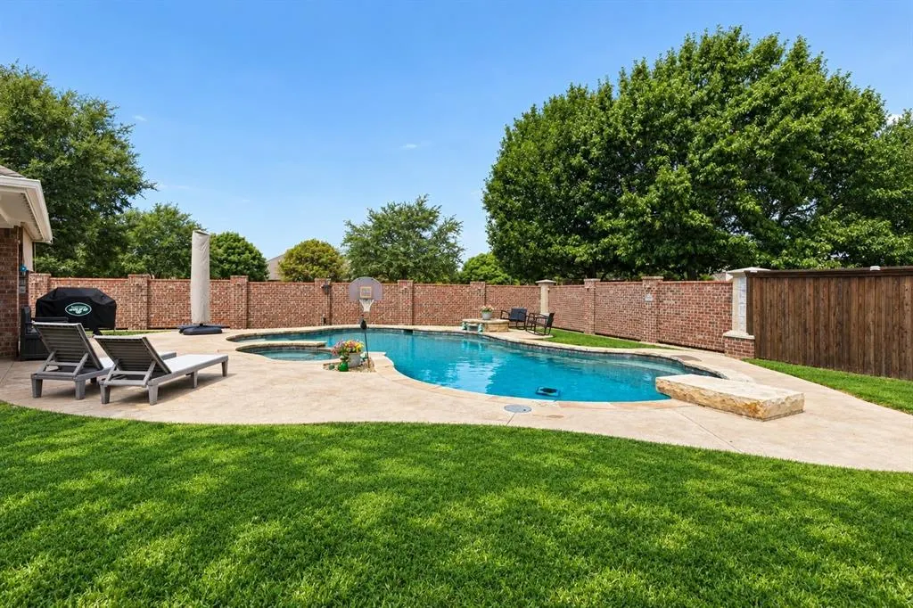 2801 Madison Drive