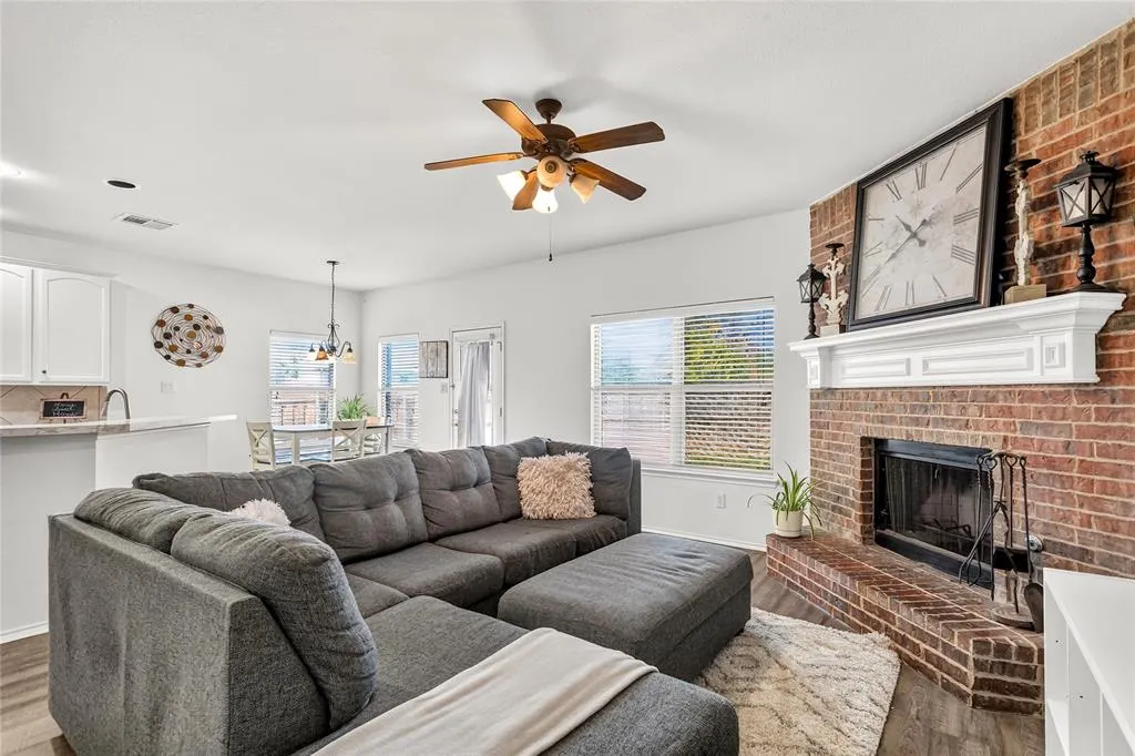 3712 Wolf Creek Lane