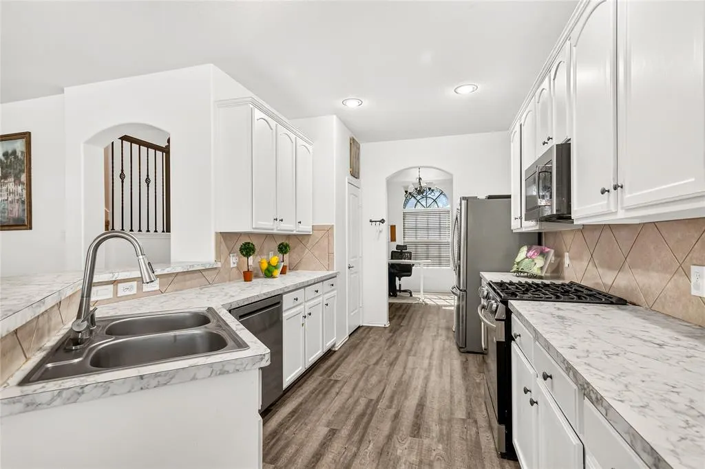 3712 Wolf Creek Lane
