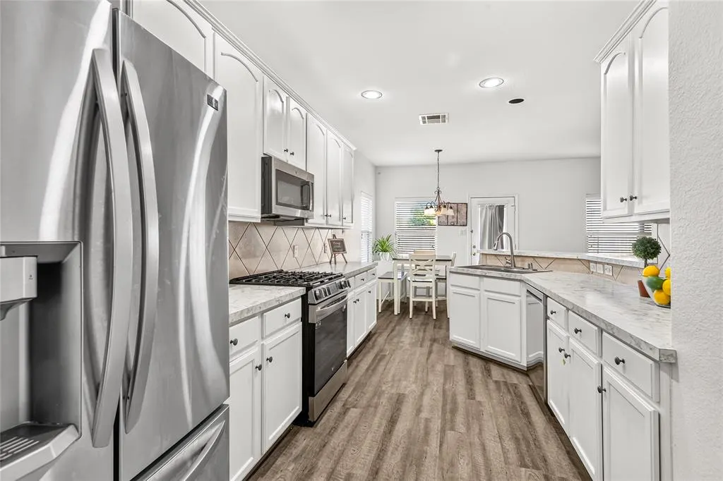 3712 Wolf Creek Lane