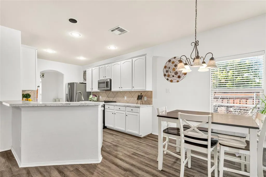 3712 Wolf Creek Lane