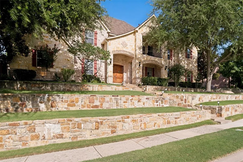 1006 Navarro Drive