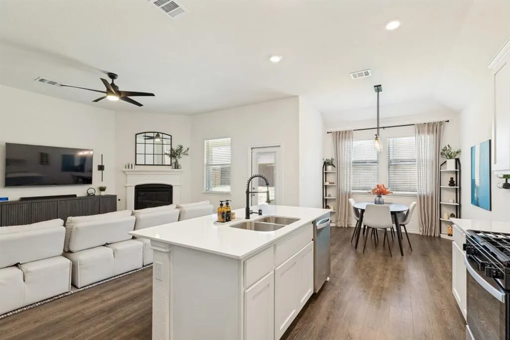 2805 Lilly Lane