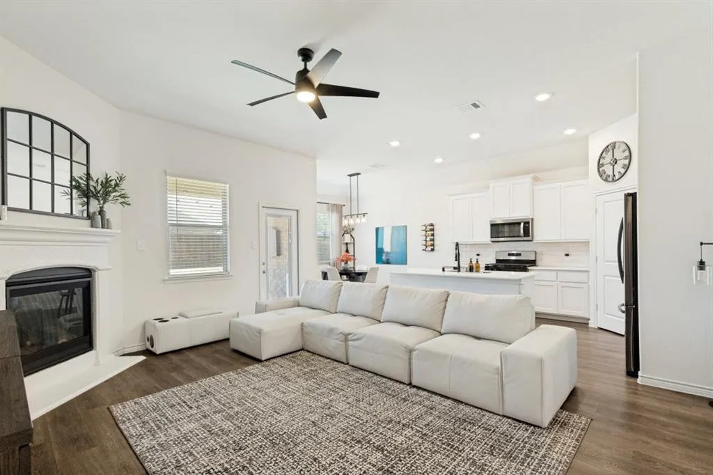 2805 Lilly Lane