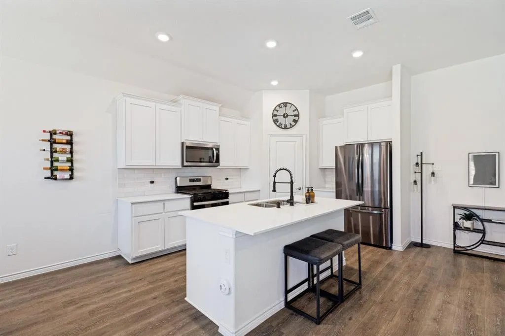 2805 Lilly Lane