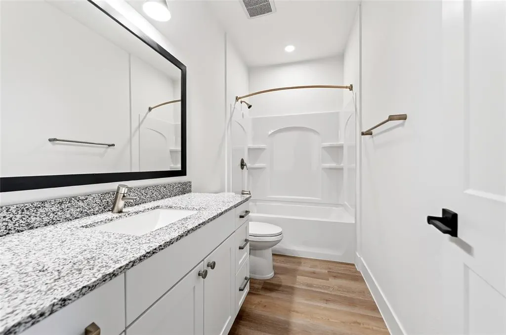 2902 Serenity Lane
