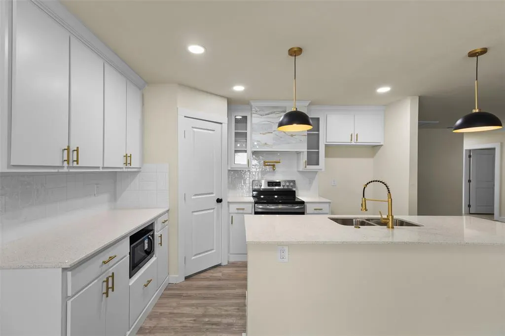 1850 Red Cloud Drive