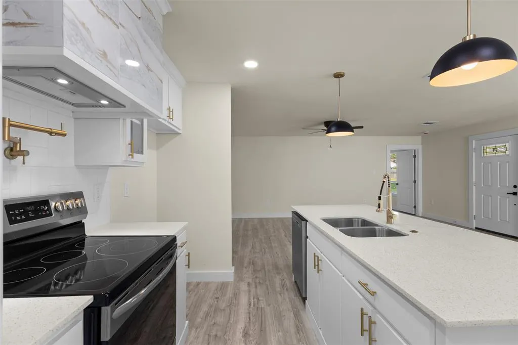 1850 Red Cloud Drive