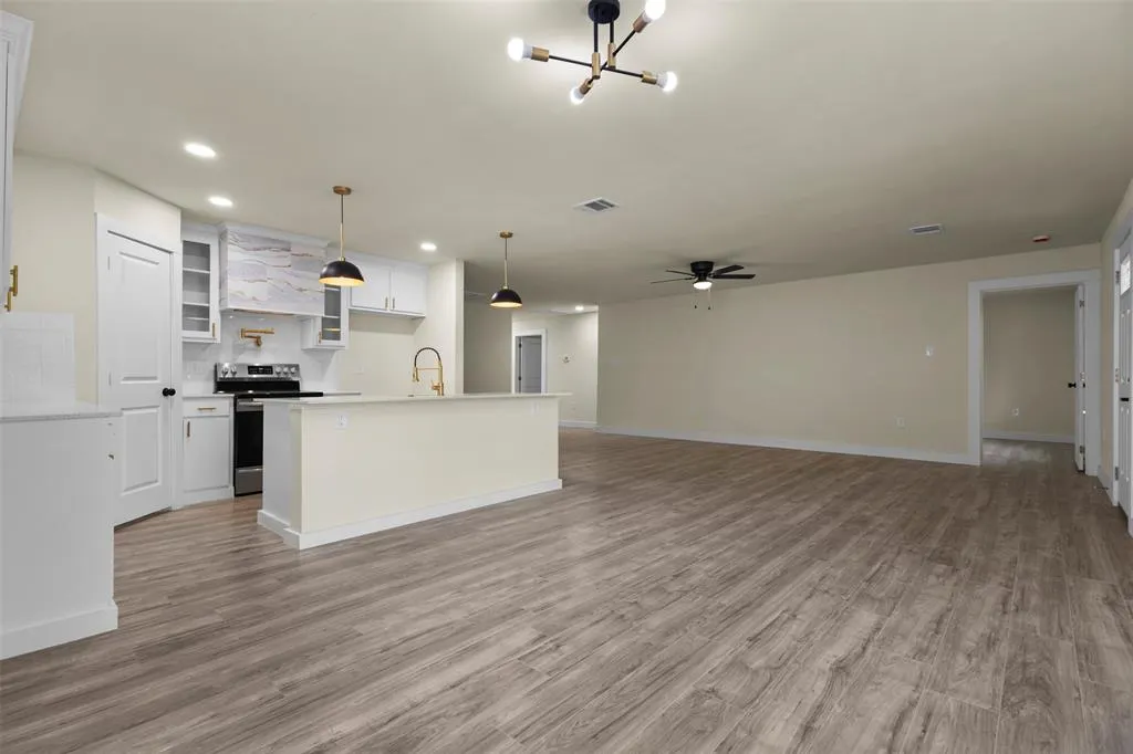 1850 Red Cloud Drive