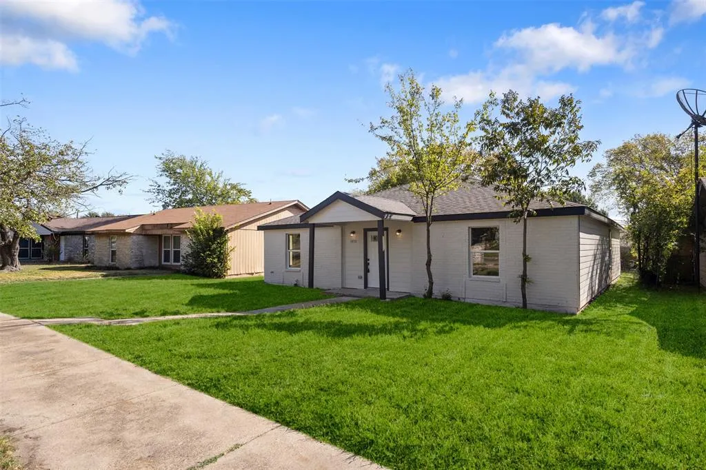 1850 Red Cloud Drive