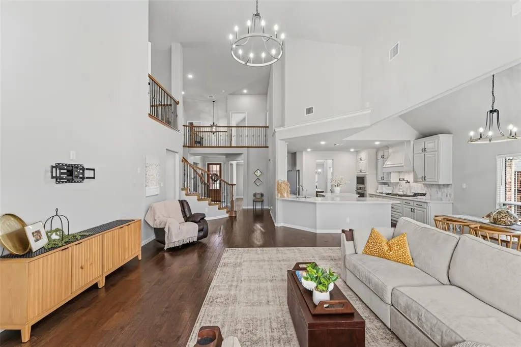 701 Featherstone Lane