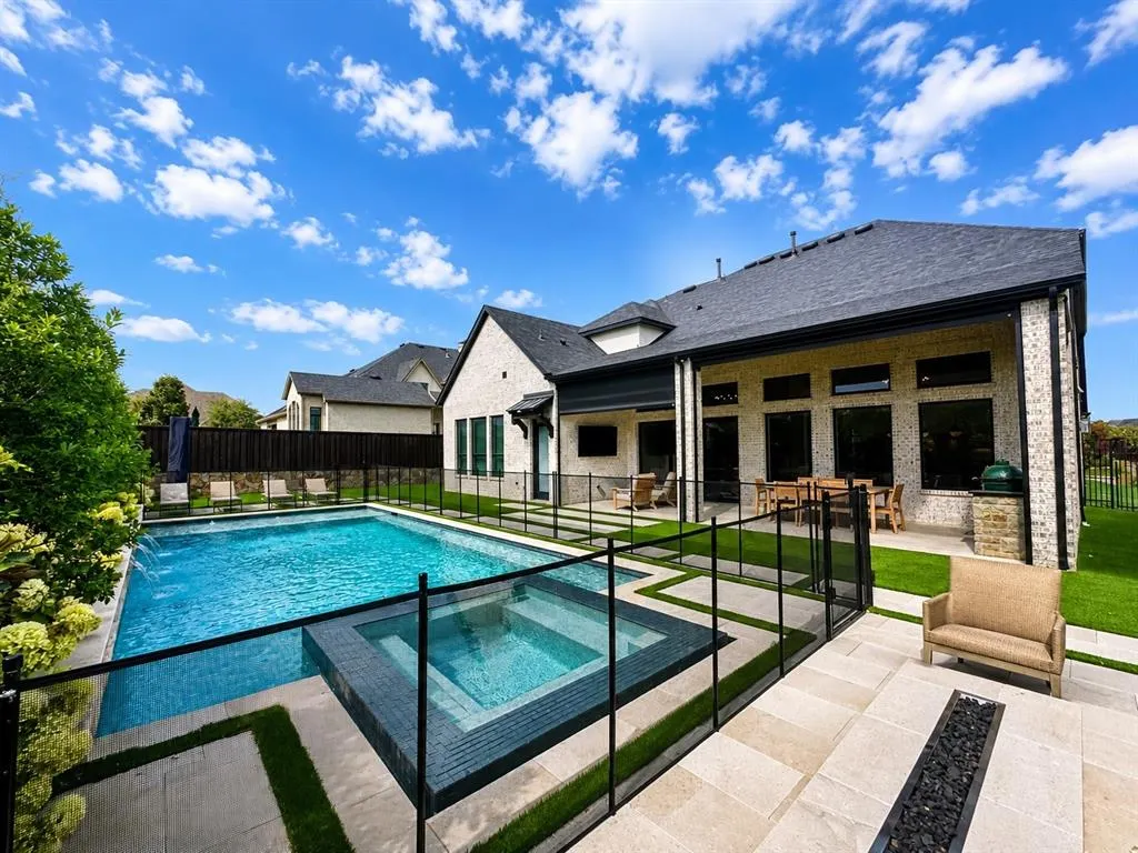 821 Wright Lane