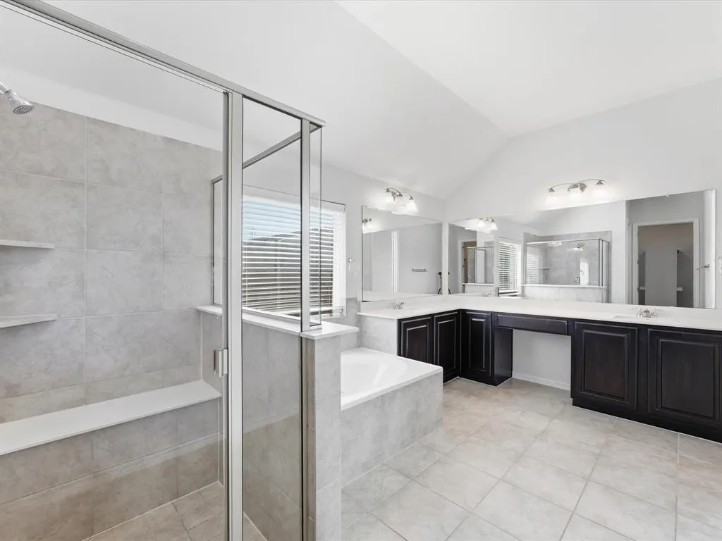 2810 Willow Lane