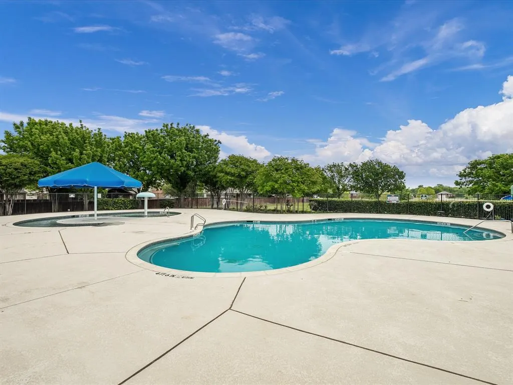 2810 Willow Lane