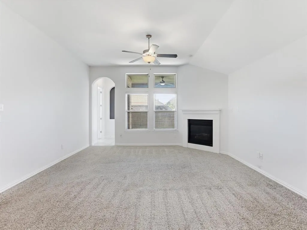 2810 Willow Lane