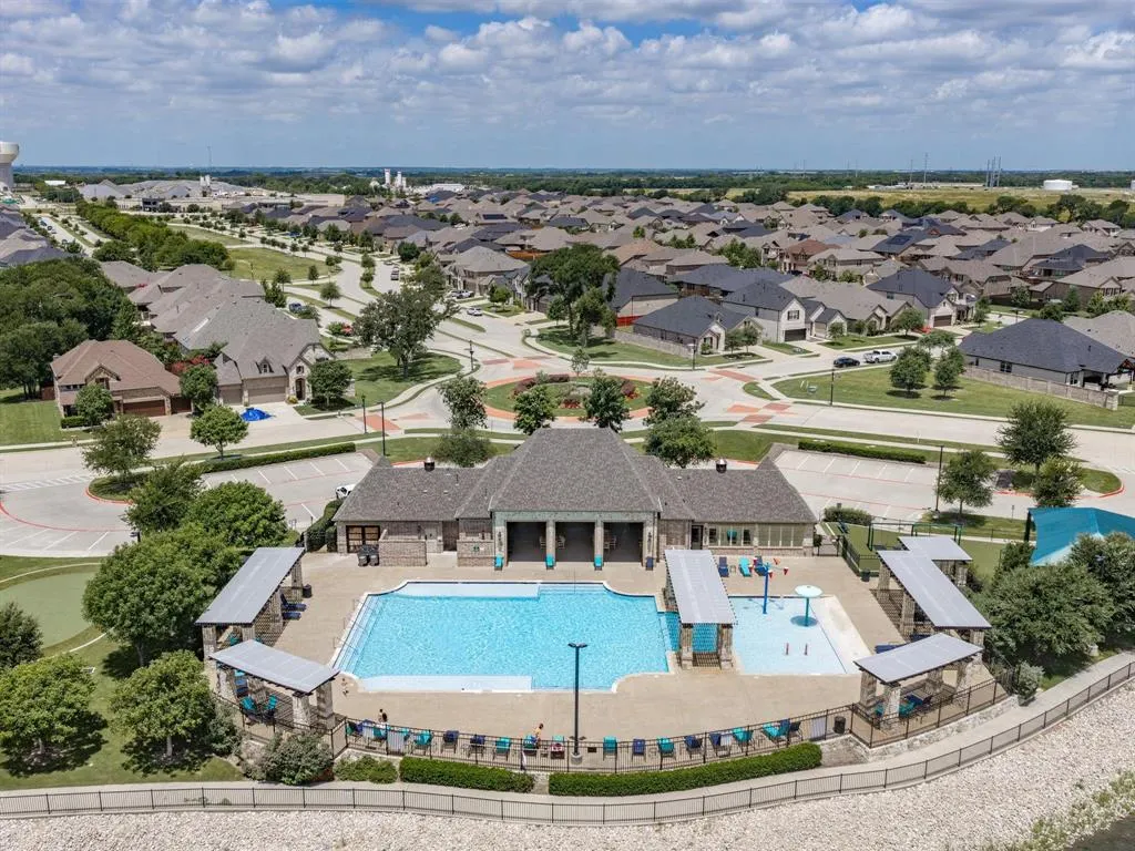 2810 Willow Lane