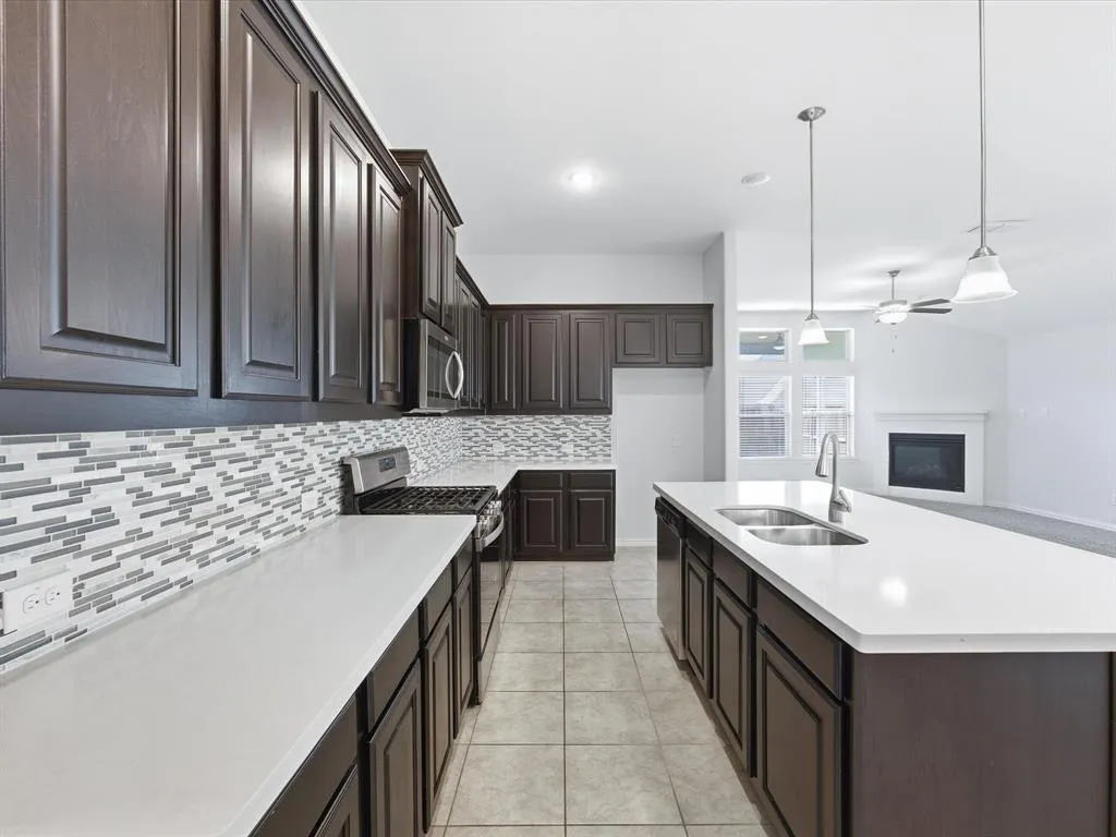 2810 Willow Lane
