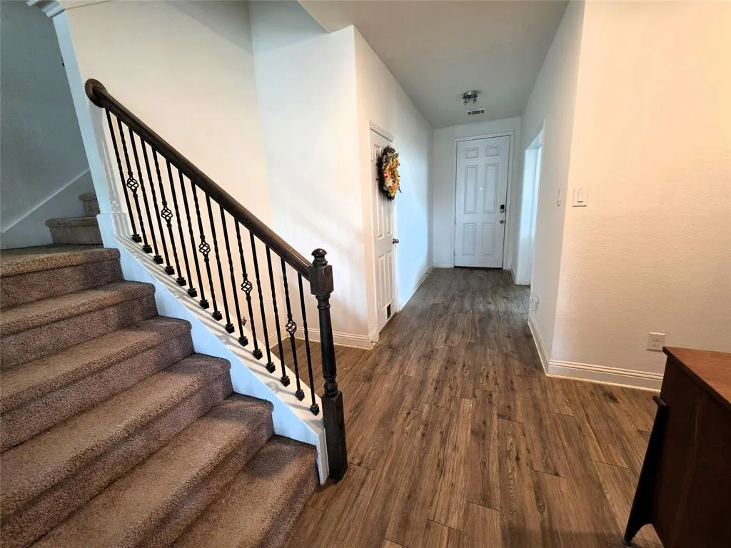 2736 Ryder Lane