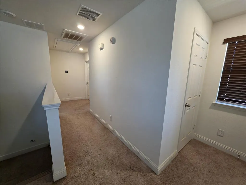 2736 Ryder Lane
