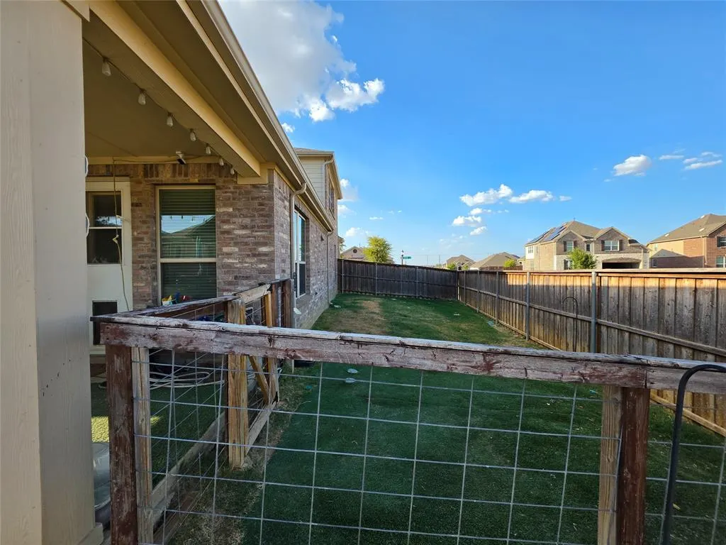 2736 Ryder Lane
