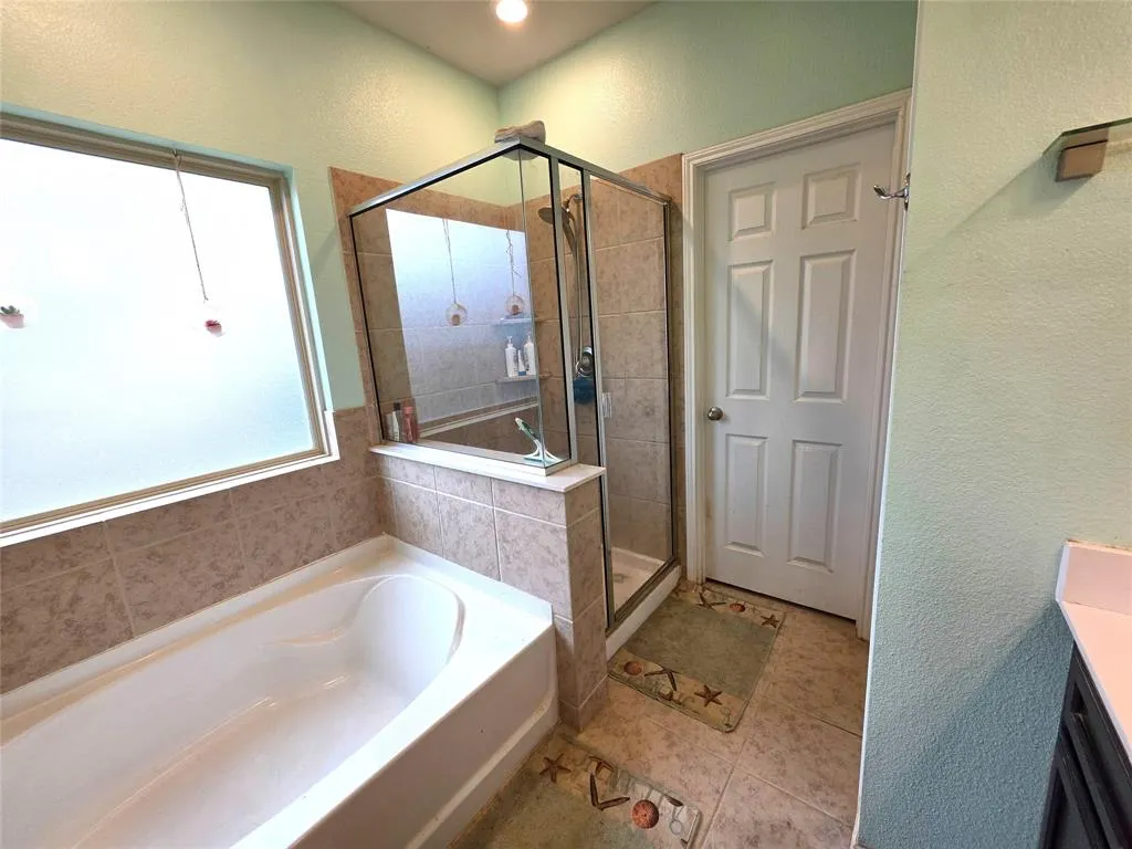 2736 Ryder Lane