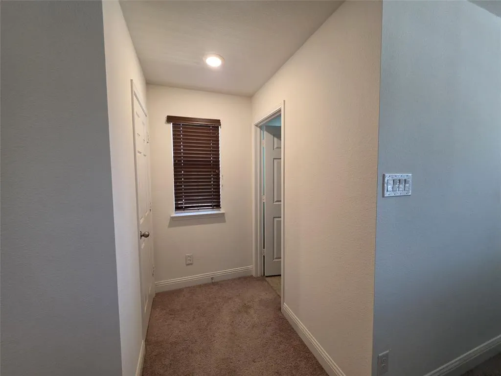2736 Ryder Lane