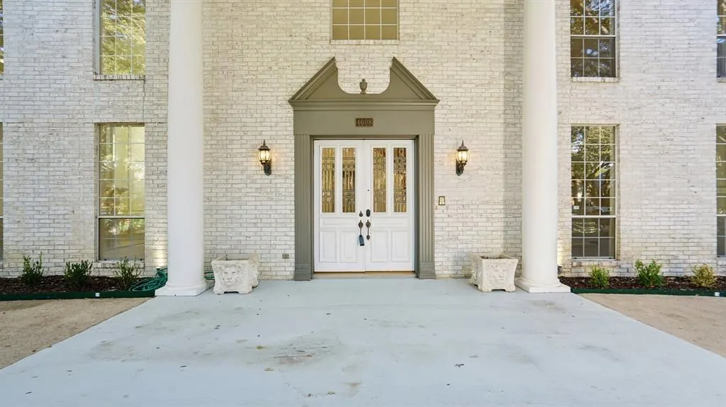 4608 Hallmark Drive