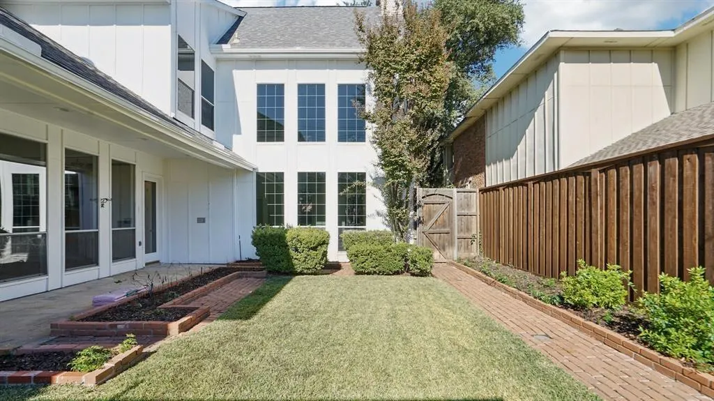 4608 Hallmark Drive