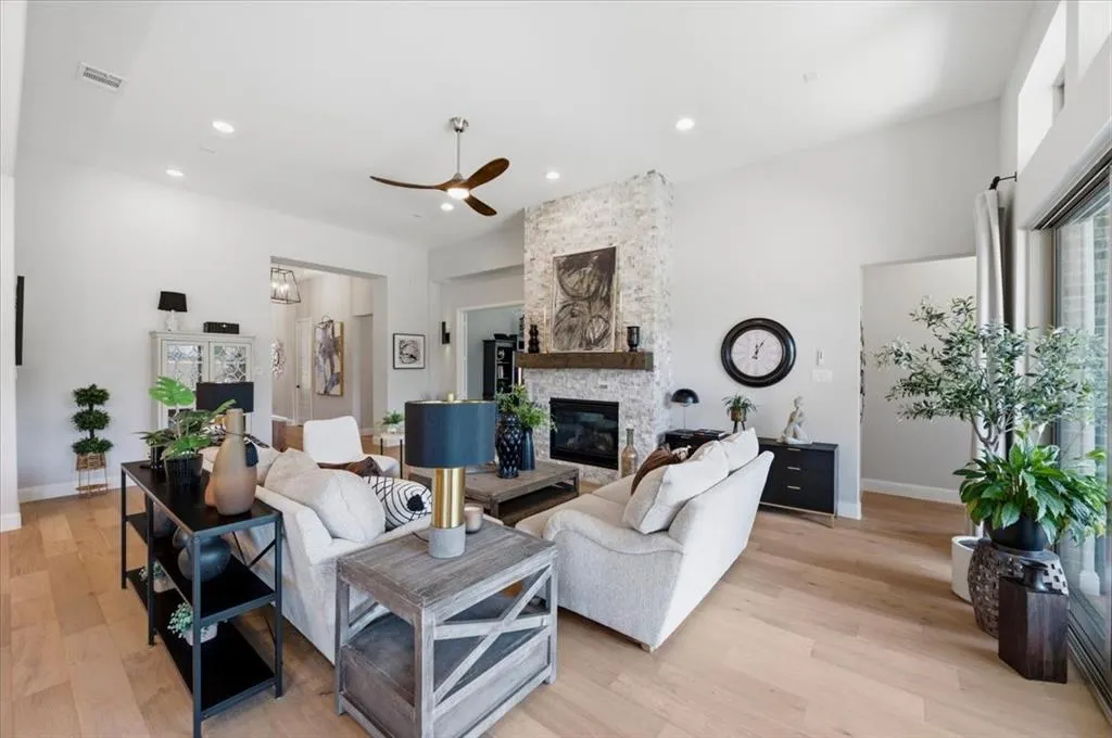2770 Meadowbrook Boulevard