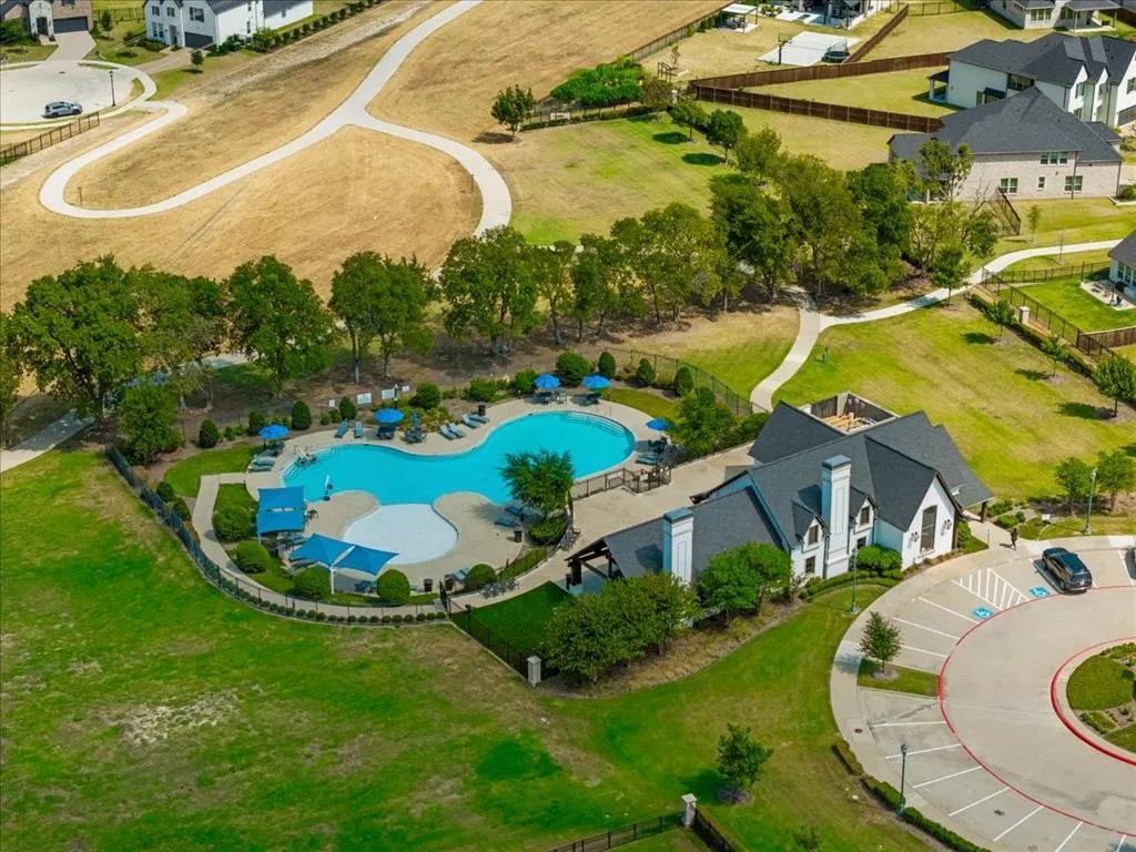 2770 Meadowbrook Boulevard