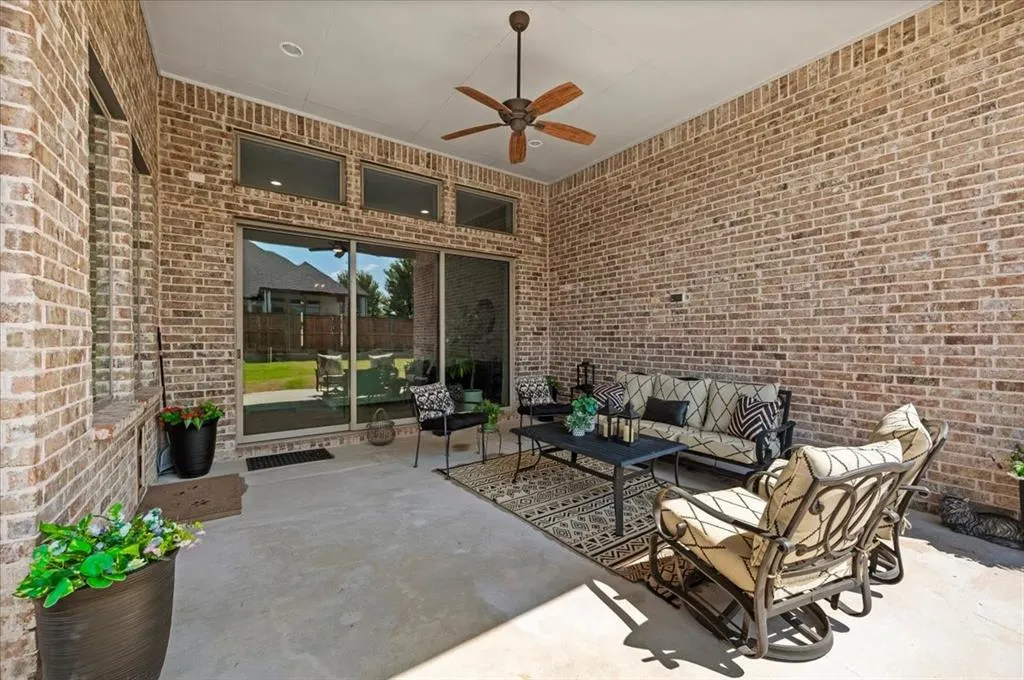 2770 Meadowbrook Boulevard