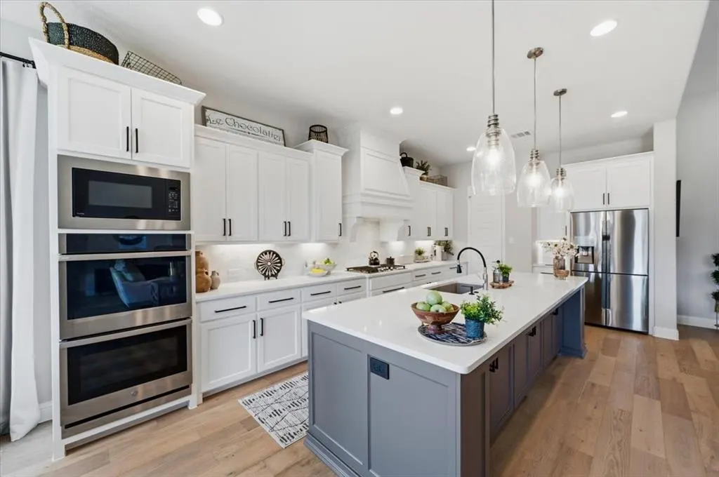 2770 Meadowbrook Boulevard