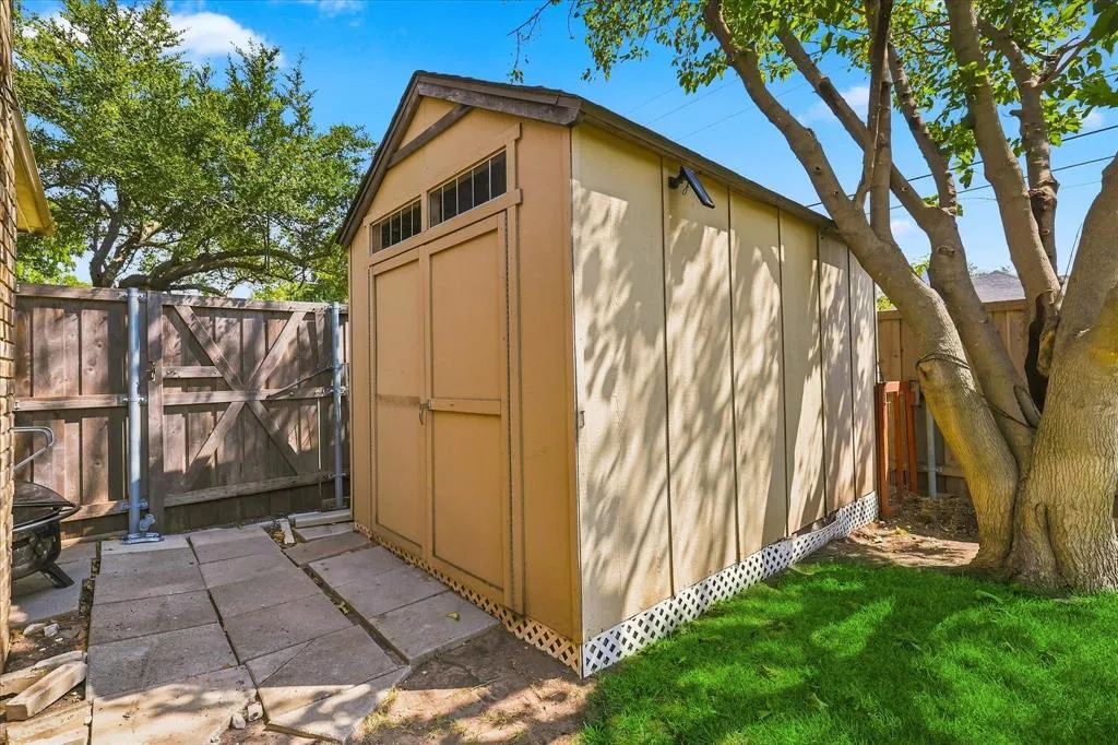 924 Thoreau Lane