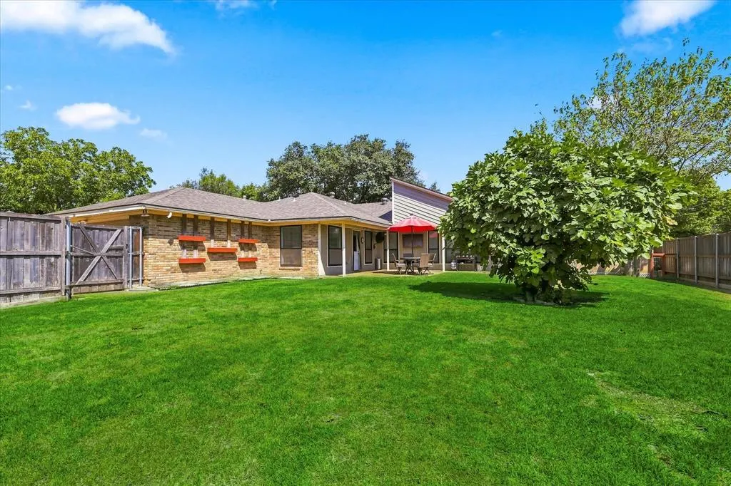 924 Thoreau Lane