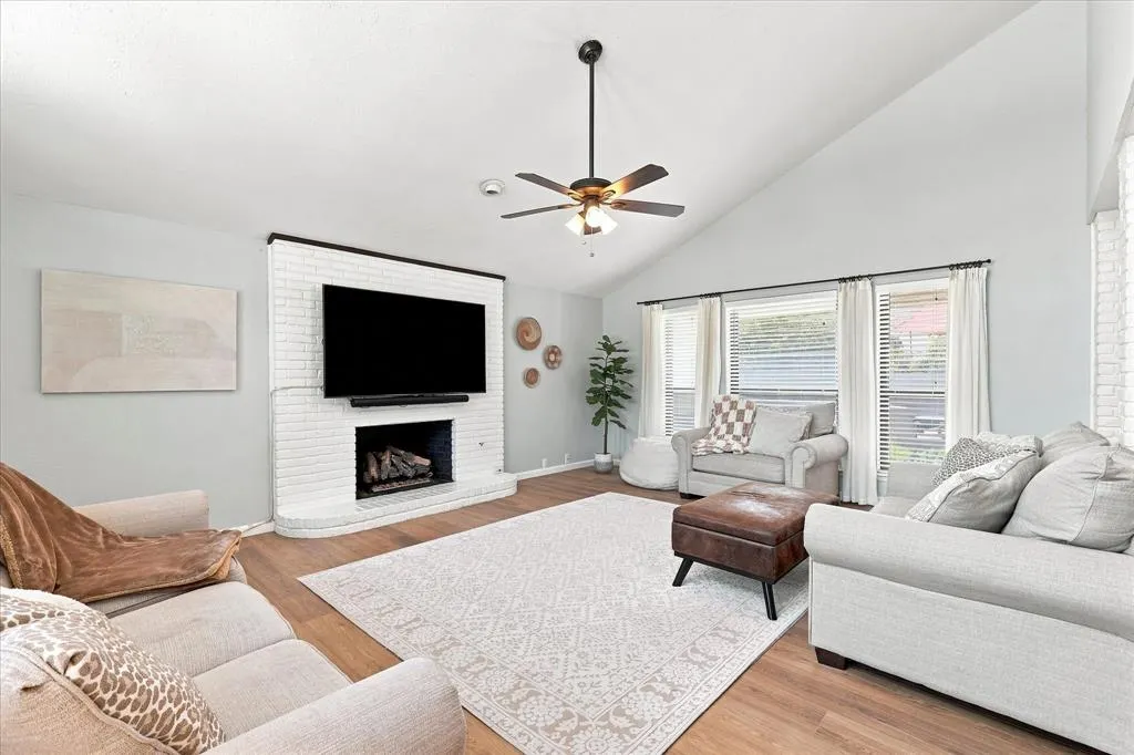 924 Thoreau Lane