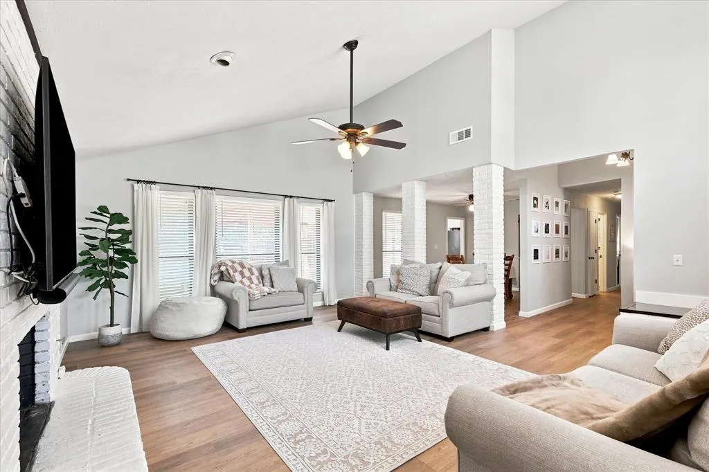 924 Thoreau Lane