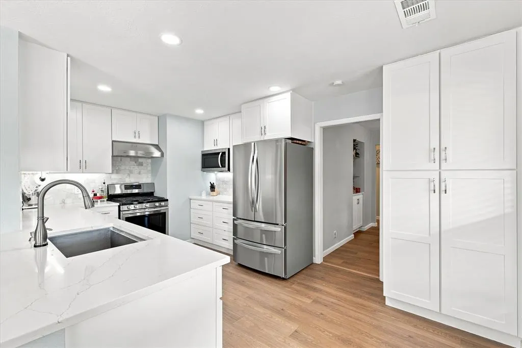 924 Thoreau Lane