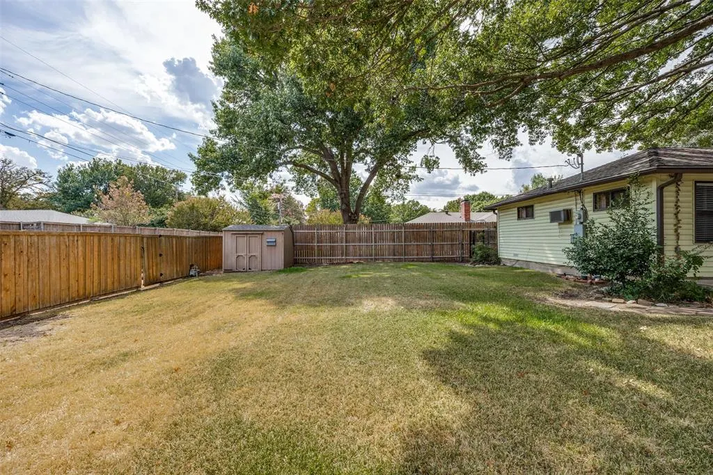 813 Brookhurst Drive