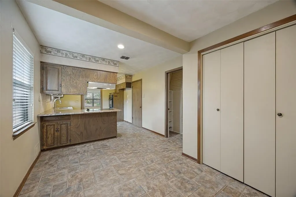 813 Brookhurst Drive