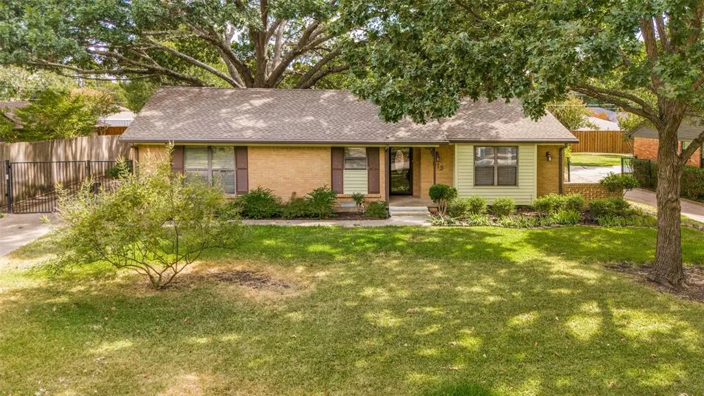 813 Brookhurst Drive