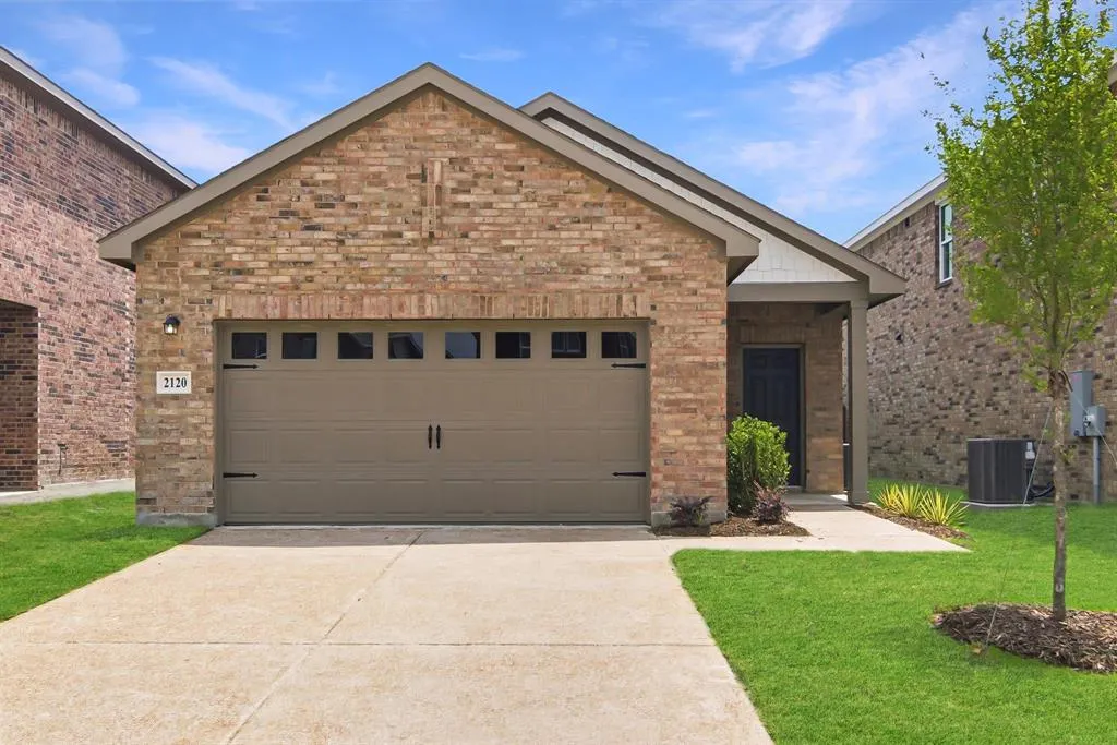 2120 Prairie Lane