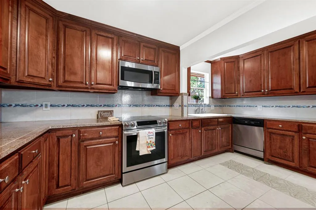 1405 Williamsburg Drive