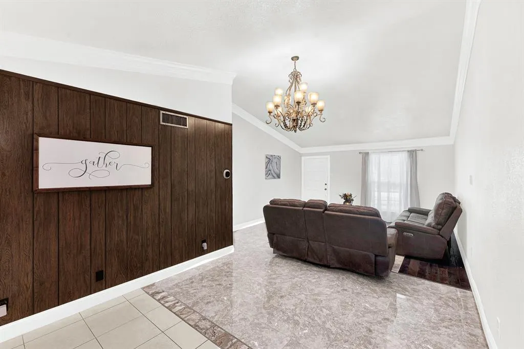 1405 Williamsburg Drive